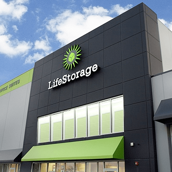 Sovran purchases Life Storage, and changes the Uncle Bob’s brand name