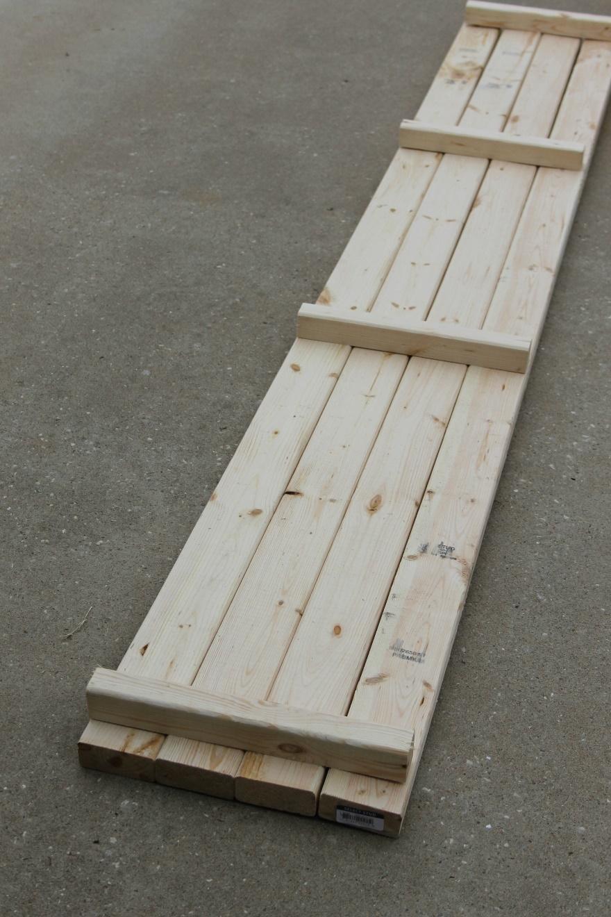 How to Make a Farmhouse Outdoor Bench