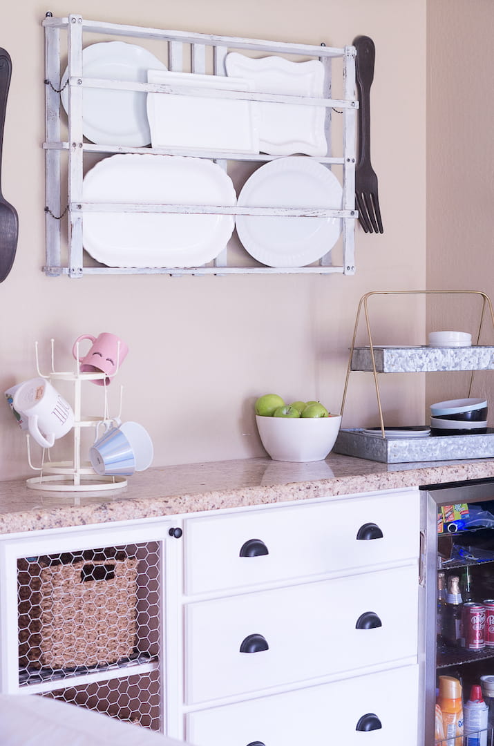 6 Creative Storage Solutions for a Kitchen With No Upper Cabinets