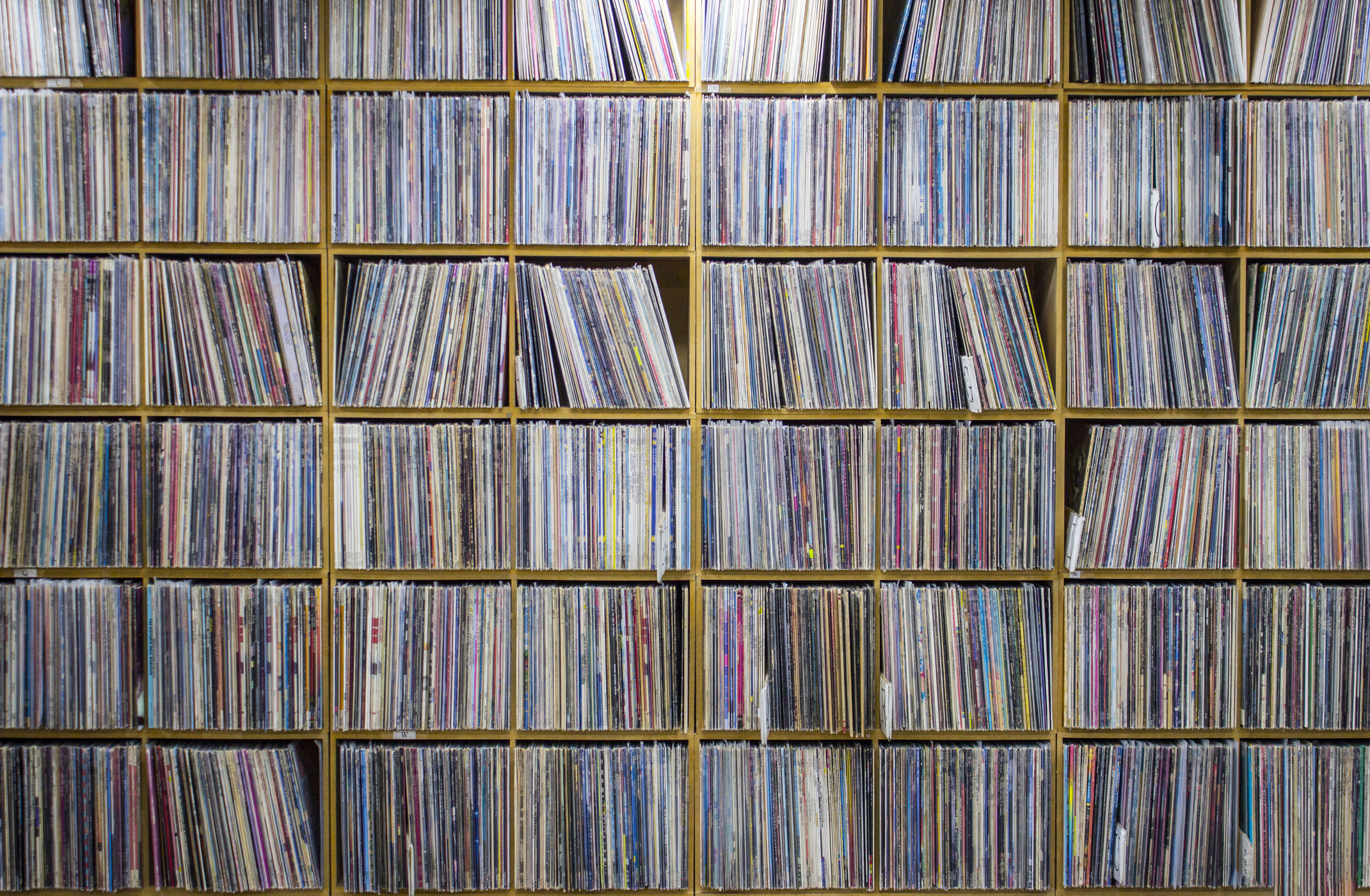 A Guide to Properly storing your vinyl record - Audio Anatomy