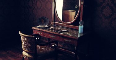 How to find antique furniture values