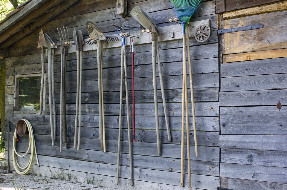 15 Shed Organization Ideas You Need To, How To Hang Garden Tools In A Metal Shed