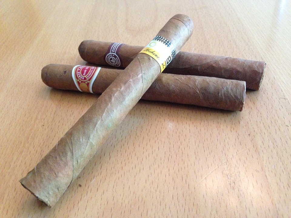 how to store cigars without a humidor